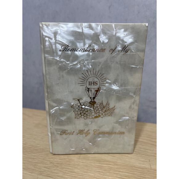 In Remembrance of My First Holy Communion Book Like New - Picture 1 of 4